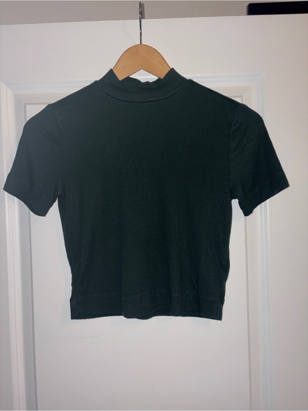 Babaton | Short Sleeve Mock Neck Cropped Top - Dark Green